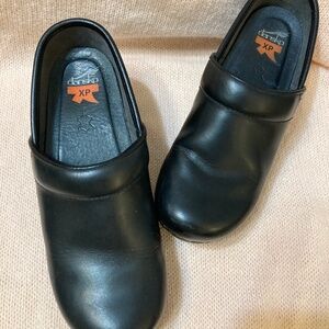 DANSKO CP BLACK LEATHER CLOGS WOMENS SIZE 6.5 or 37